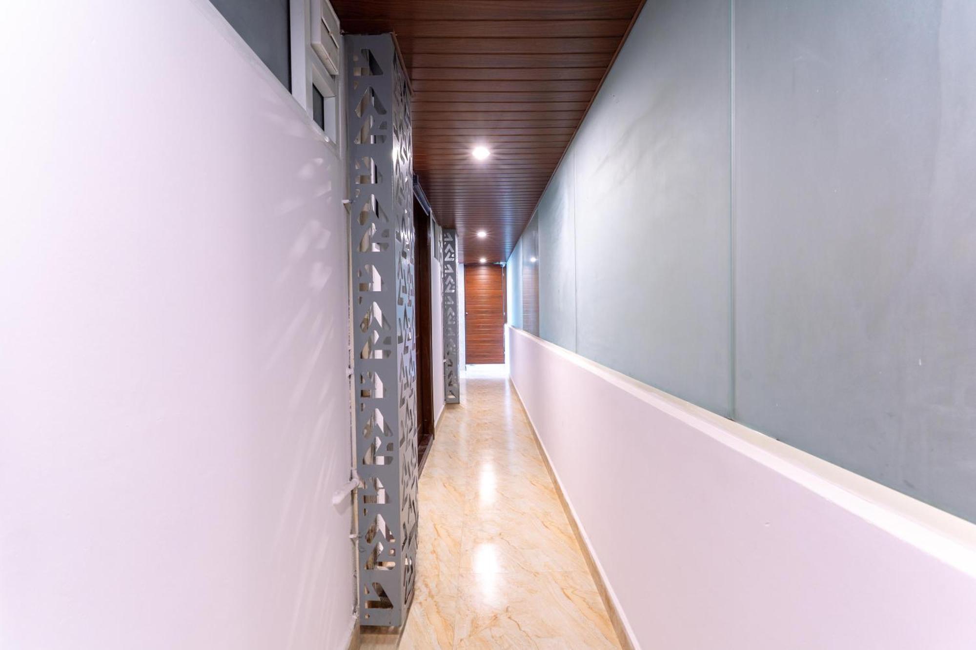 Treebo Emirates Suites Indiranagar Bangalore Exterior photo
