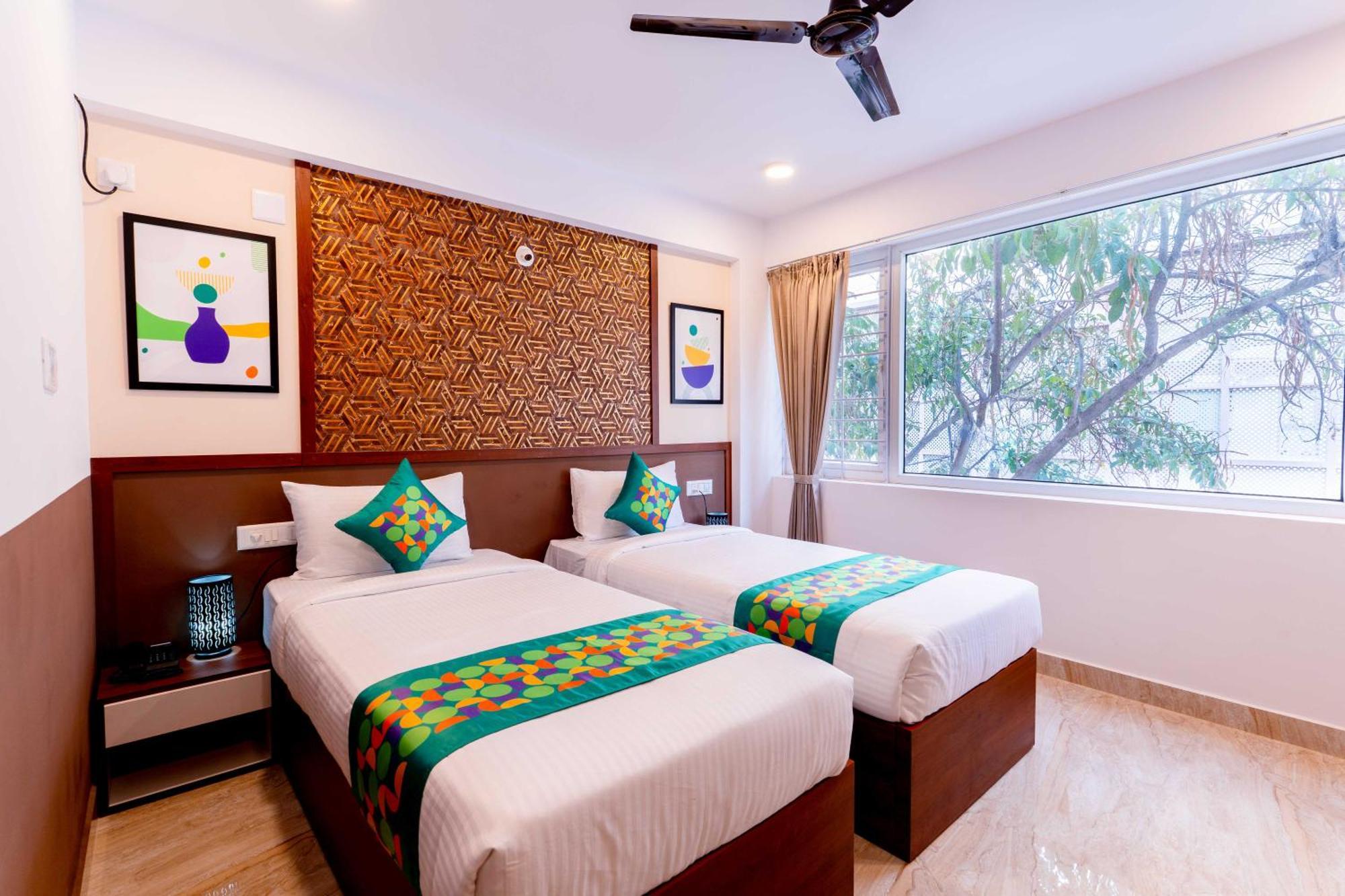 Treebo Emirates Suites Indiranagar Bangalore Exterior photo